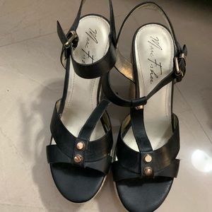Black wedges size 8 like new